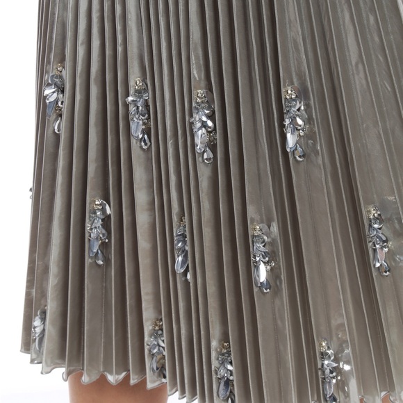 Valia Metallic Gray Pleated Midi Skirt - Picture 3 of 8